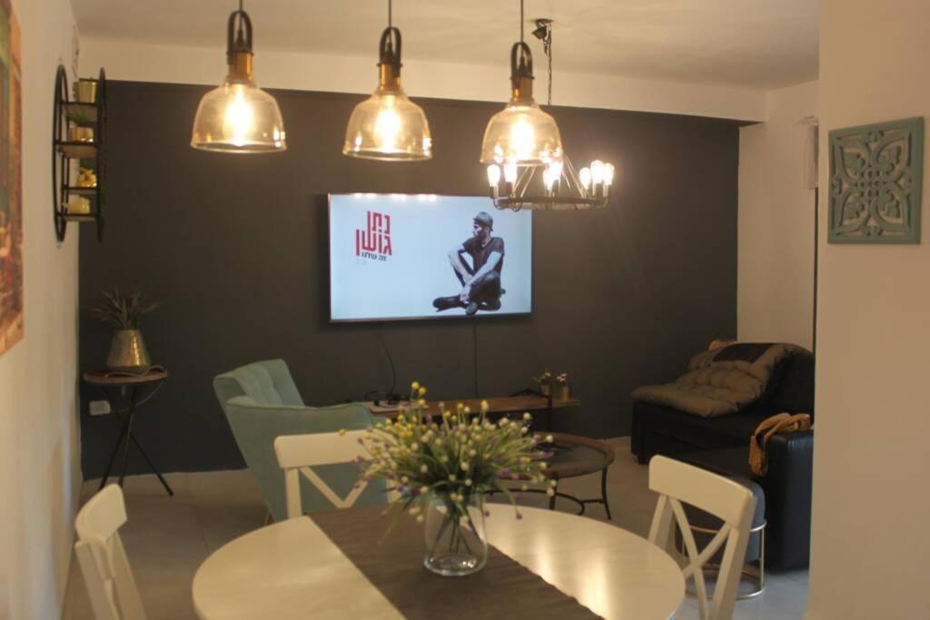 נוף הארבל עם חלון לכינרת Apartment Мигдал Екстериор снимка