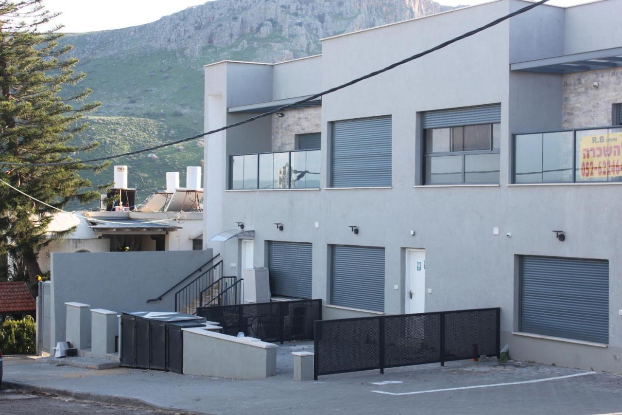 נוף הארבל עם חלון לכינרת Apartment Мигдал Екстериор снимка