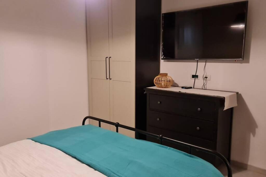 נוף הארבל עם חלון לכינרת Apartment Мигдал Екстериор снимка